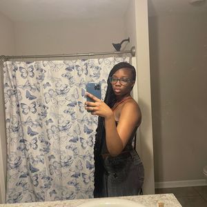 Meet your Posher, Niya